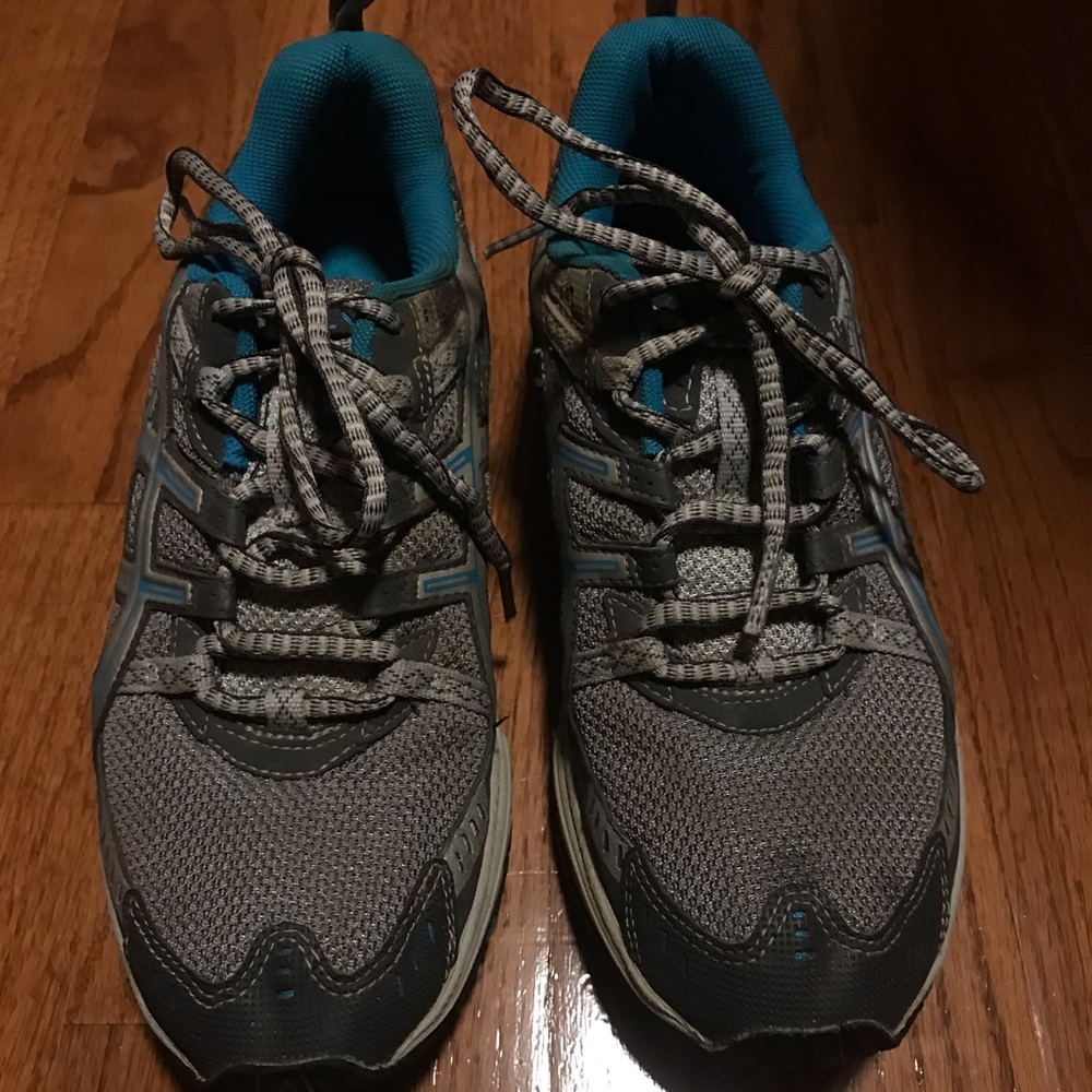 Oasics running shoes